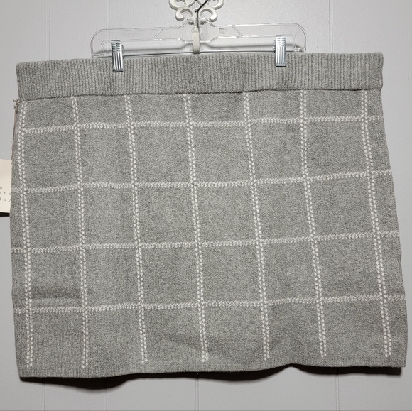 Women's Plus Gray Checkered Mini Sweater Skirt 3X 🌼 - Picture 1 of 6